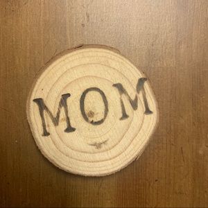 FREE Wood magnet mom